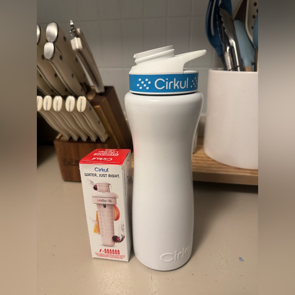 Cirkul bottle and refill
